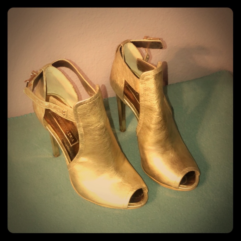Gold BCBG MaxAzria heels